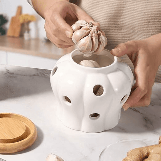 Breathable Ceramic Garlic Pot
